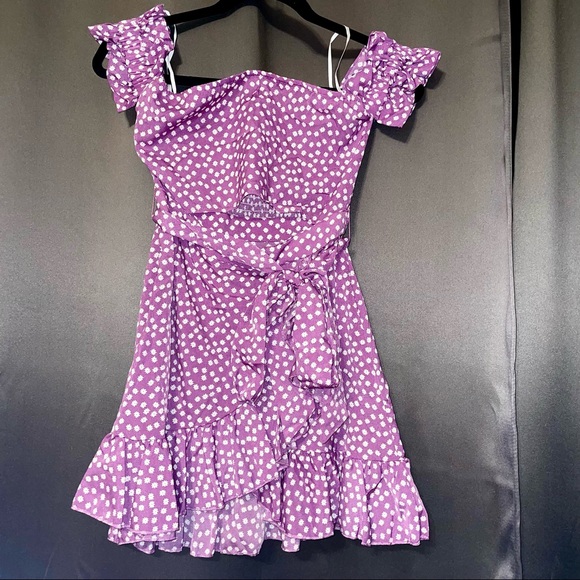 Adorable floral dress - Picture 2 of 3